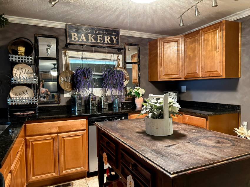 374 Teakwood Dr a Ellenton, FL Mobile or Manufactured Home for Sale